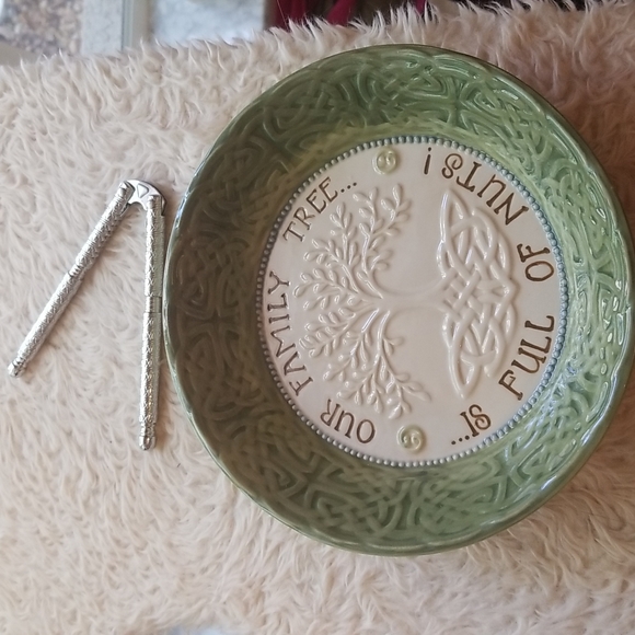 Nut Bowl and Cracker Set - Picture 2 of 5